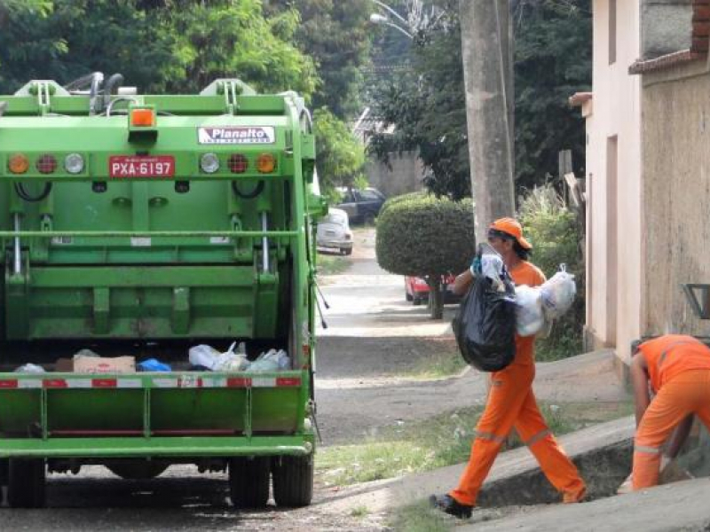 Indicação sugere mudança no horário da coleta de lixo